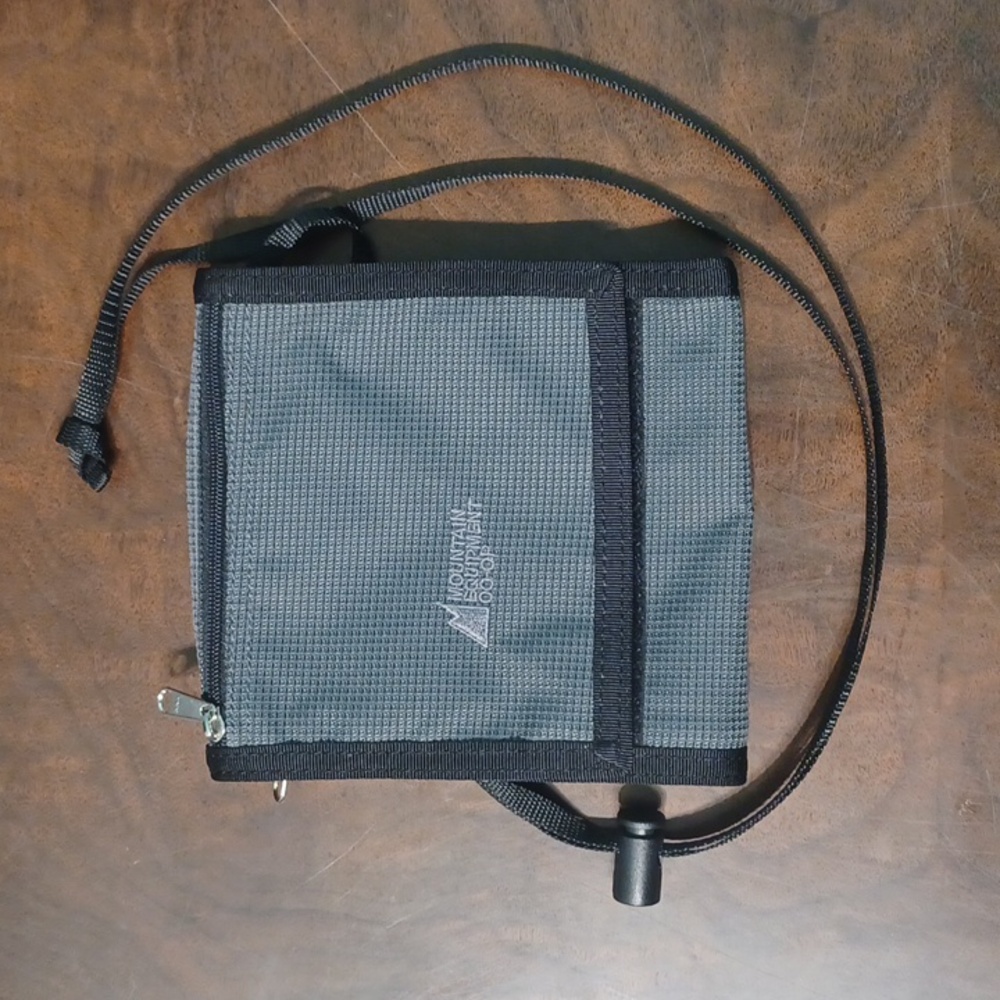 MEC wallet with shoulder strap 4953